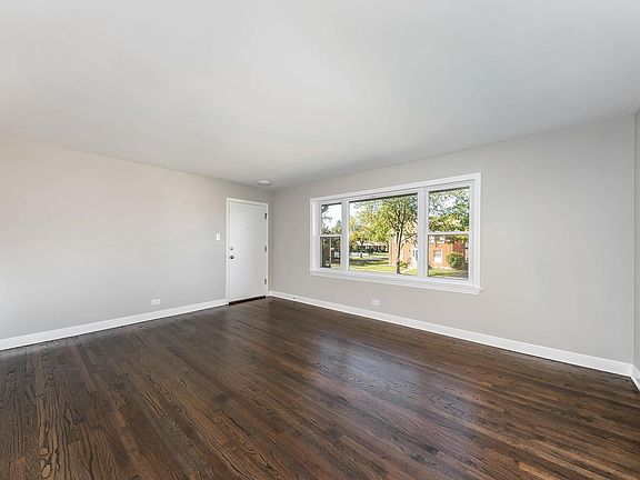 2nd image of 1251 Balmoral Ave APT 2N