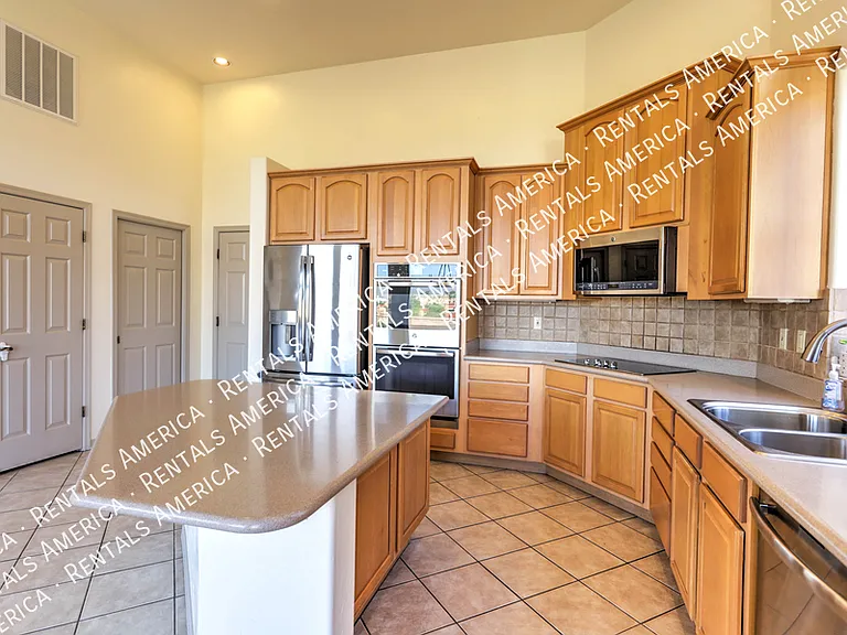 5032 N Valley Shadows Pl — Photo 8