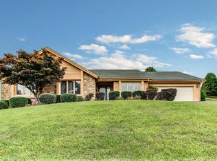 5910 Windcrest Ln, Roanoke, VA 24012