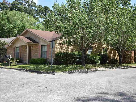 3rd image of 1000 Linton Lanier Ln