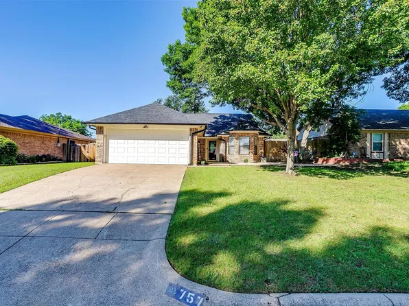 757 Parkview Dr, Burleson, TX 76028