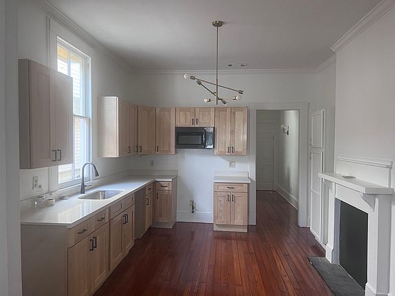 3rd image of 3223 Iberville St