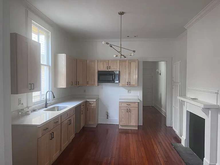 3223 Iberville St — Photo 3
