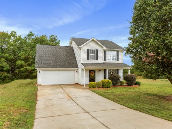 102 Lochenshire Pl, Belton, SC 29627