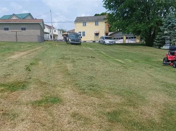 411 Harrison Ave, Leechburg, PA 15656