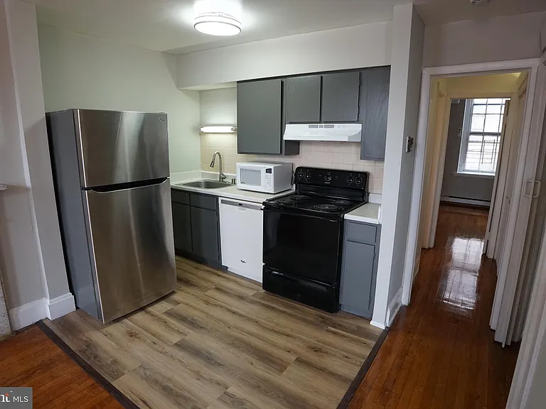 802 Cathedral St #5 — Photo 4