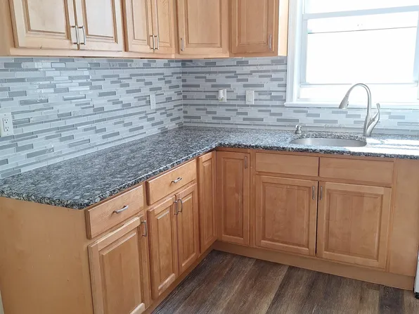 589 Avenue A image 4 of 13