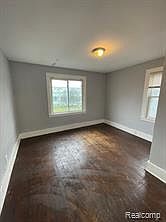 4th image of 14200 Whitcomb St