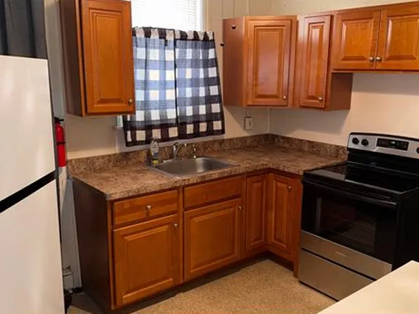 923 Market St, Marcus Hook, PA 19061
