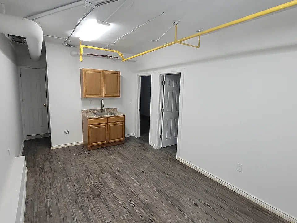 240 E 175th St #3G