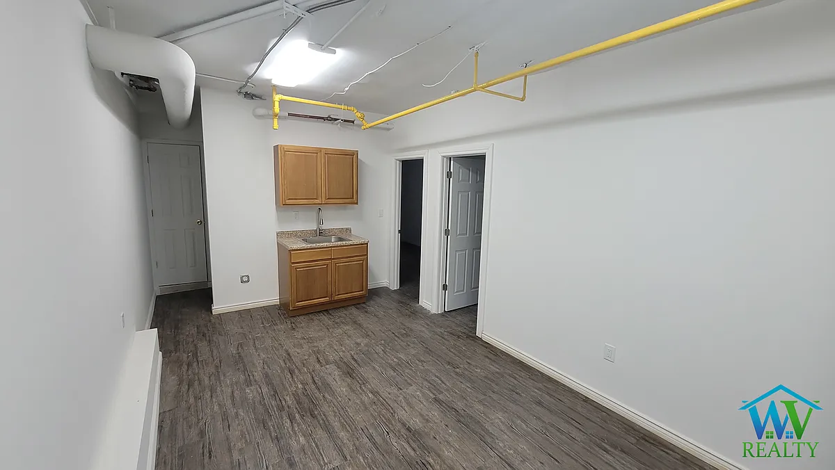 Building Photo - 240 E 175th St #3G
