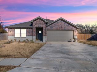 8491 E Dunnwood Rd, Claremore, OK 74019