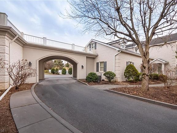 4th image of 3201 Rocky Ln