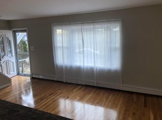 517 Evergreen Ave, Bohemia, NY 11716