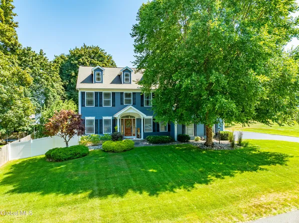 2 Amanda Way, Niskayuna, NY 12309