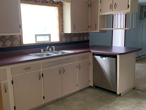 dishwasher in kitchen