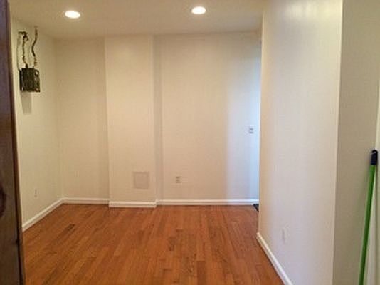 1st image of 54 Mulberry St #28