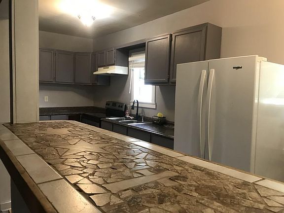 3rd image of 1405 Avenue E