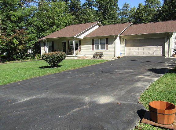 2nd image of 169 Lincolnshire Dr