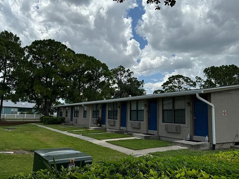 Blossom Corners Apartments — Photo 20