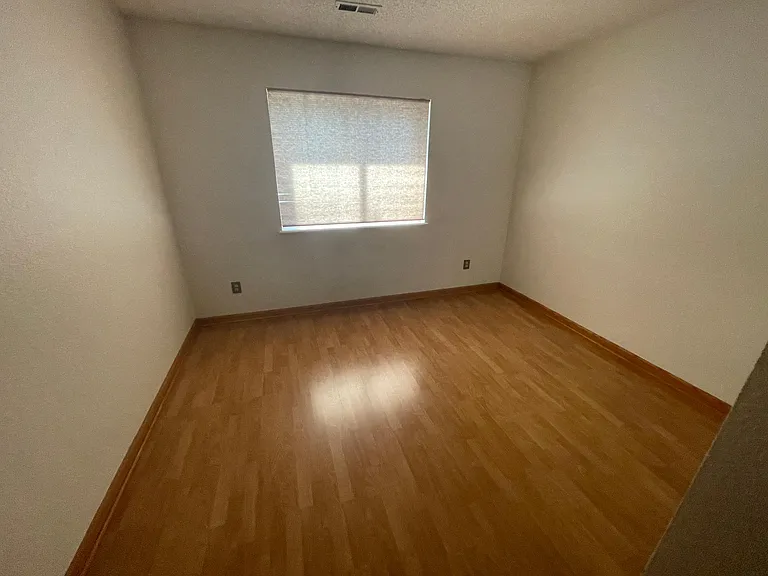 6207 Willow Ln — Photo 7