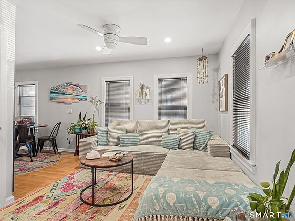 4th image of 22 Davis Street