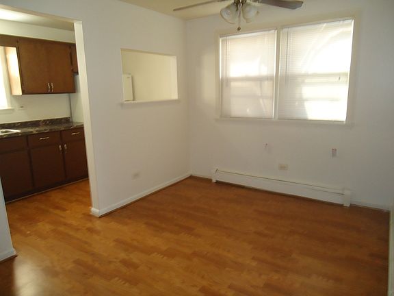 2nd image of 10756 S Harlem Ave APT 1A