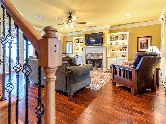 5th image of 4009 Woodway Dr