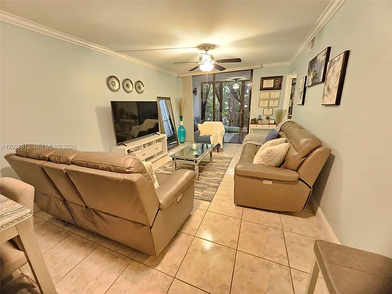 212 Lake Pointe Dr #113 — Photo 22
