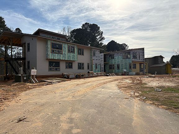 4th image of 3850 Rivermont Rd