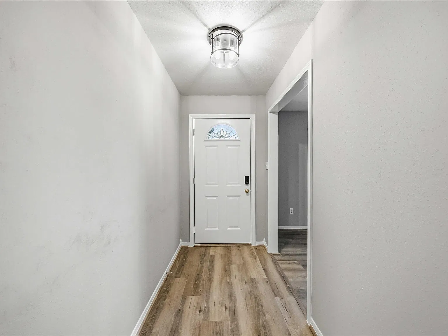 5 bed, 2.5 bath, 2986 sqft, $2,400 — Photo 4
