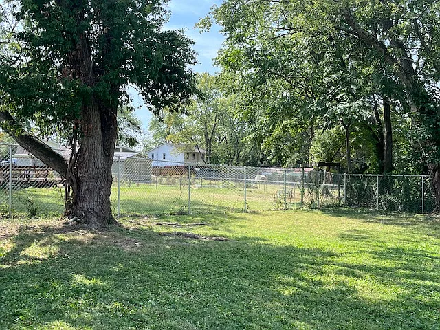 3 bed, 1700 sqft, $1,899 — Photo 2
