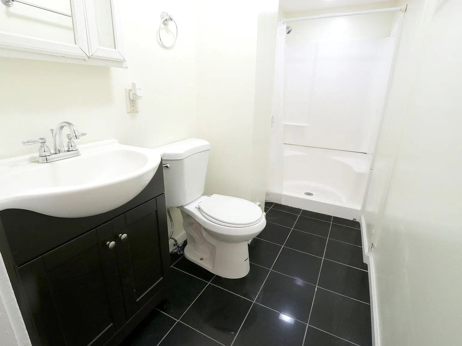 2319 East Genesee St — Photo 4