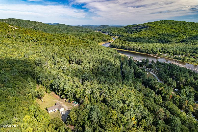 3rd image of 489 River Road