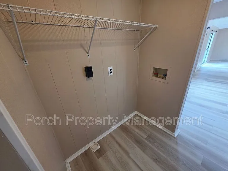 1207 Mills Ave — Photo 14