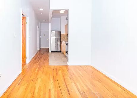 5th image of 518 Willoughby Ave #8M