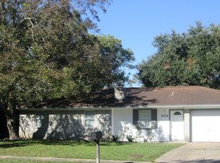 1014 Maple St, Clute, TX 77531