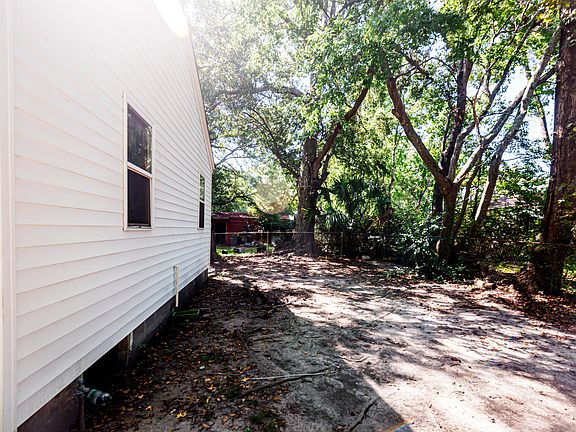 5th image of 722 Sequoia St
