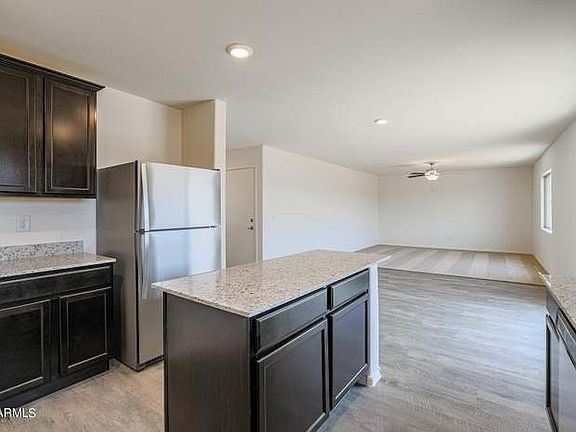 5th image of 670 W Geib Ave