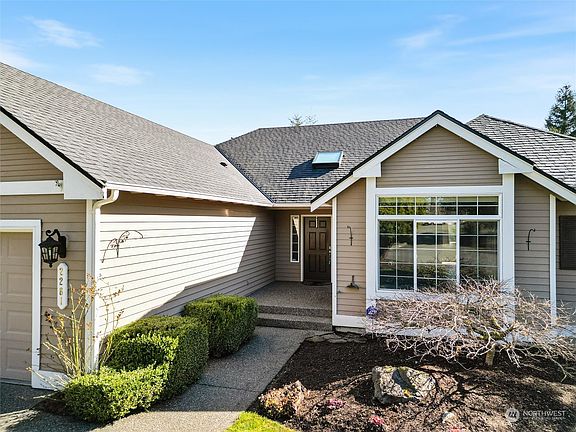 4th image of 2261 SE Bandera Court