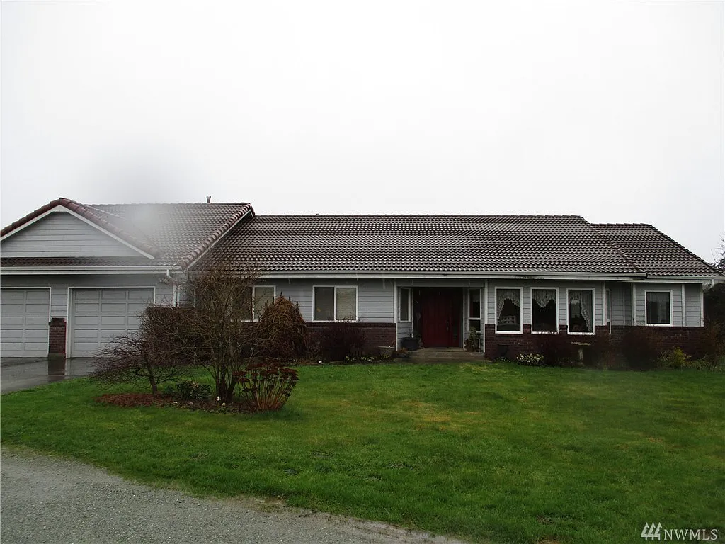 30117 3rd Ave NE photo 1