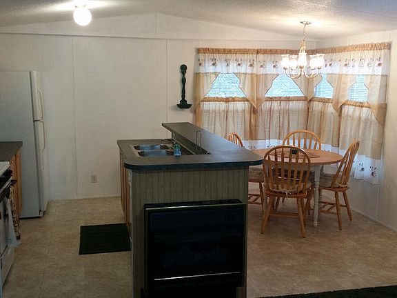 4th image of 385 Cedar Glen Way