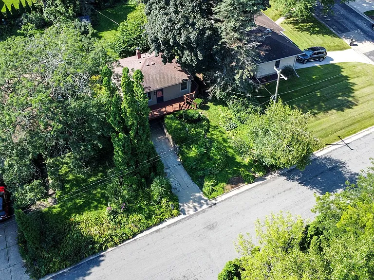 1404 Wyldhaven Ave — Photo 47