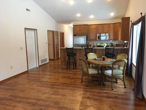 3rd image of 816 Barson Ct #42
