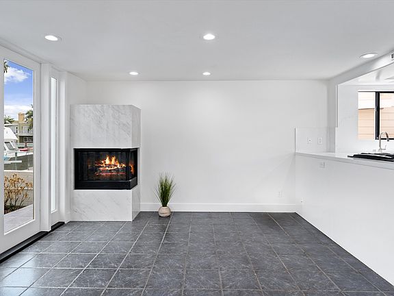 4th image of 4210 River Ave #1/2