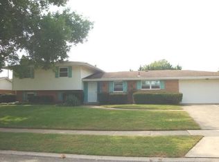 587 Sharon Dr, Fairborn, OH 45324