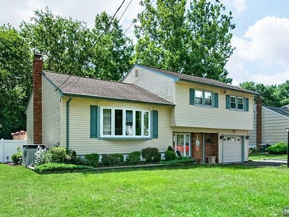 5th image of 8 Brook Pl