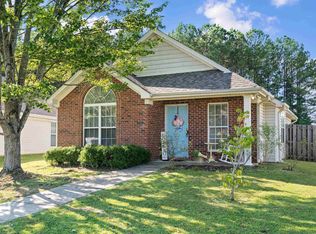 1056 Village Trl, Calera, AL 35040