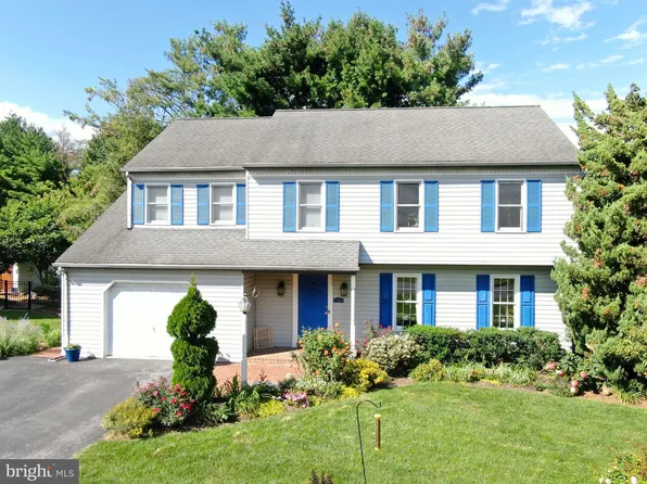 30 Charles Pl, Brownstown, PA 17508