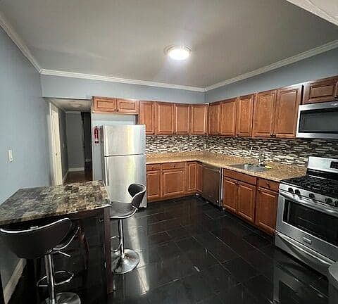 4th image of 229 Ashworth Pl #1